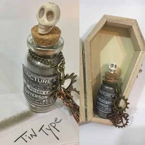 Highly pigmented loose powder shadow